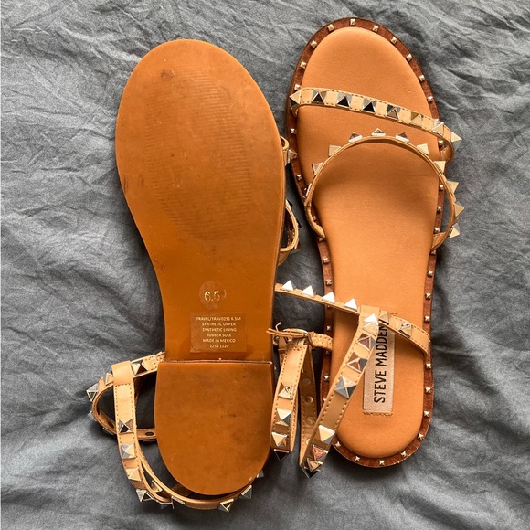 Steve Madden Stud Sandles - Picture 2 of 3